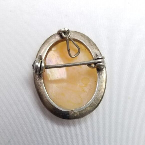 Vintage Carved Shell Cameo Pendant / Brooch Bezel Set 800 Grade Silver Frame - Picture 3 of 7